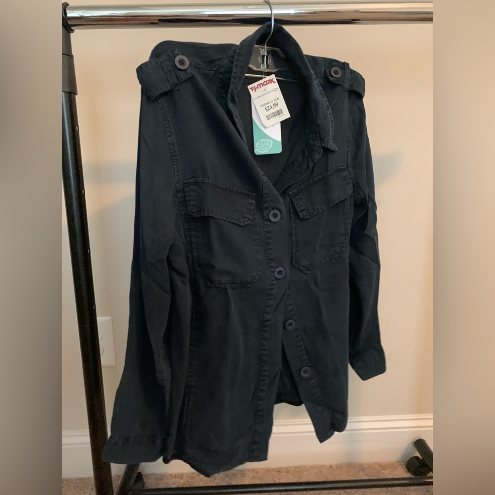 NWT Velvet Heart Dark Navy Button Down